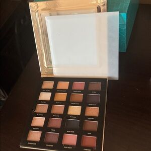 ICONIC London Booming & Gleaming Eyeshadow Palette - Gold